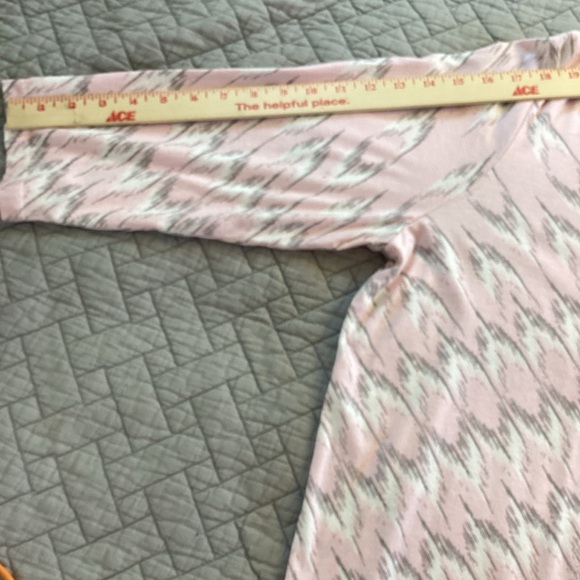 Chico's Pink/Grey and White Abstract Patterned Blouse Sz 3 - Picture 12 of 12
